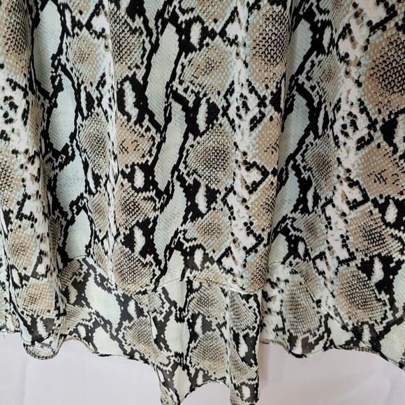 Snakeskin style dress - Picture 3 of 10